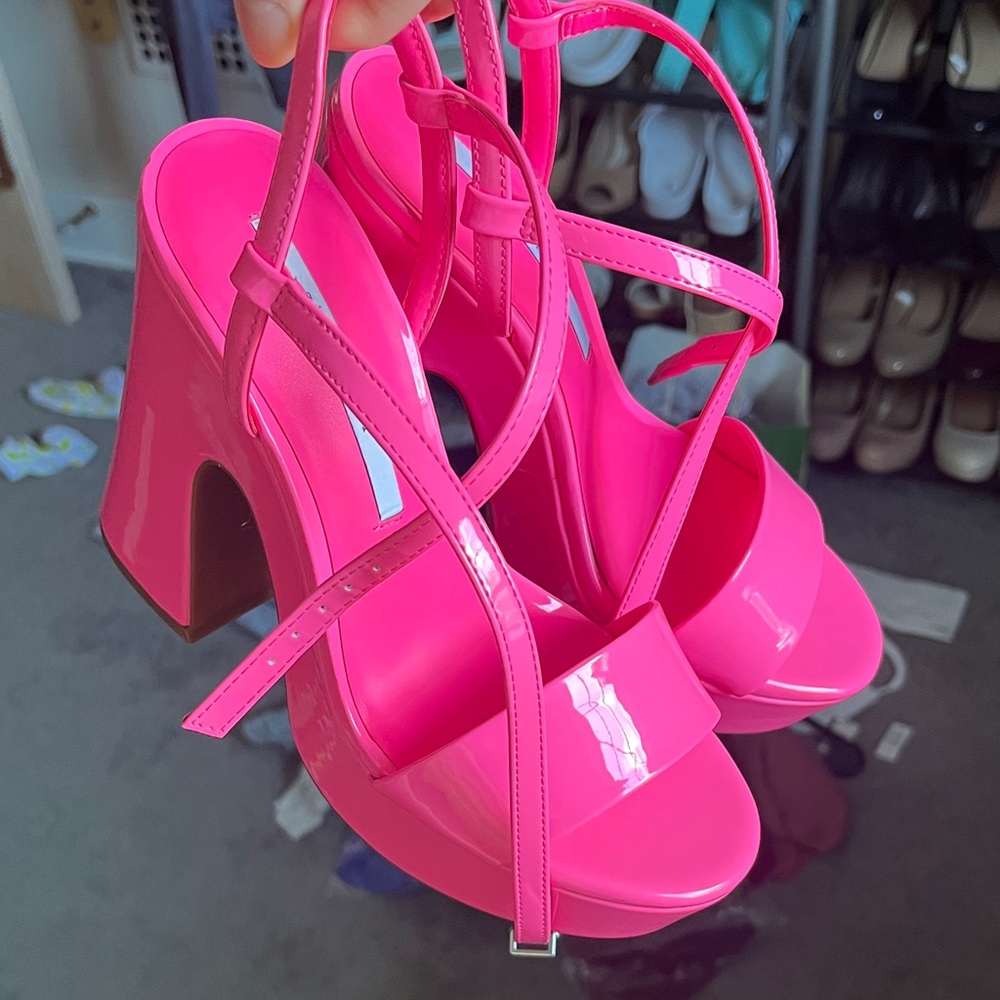 Gianni Bini Hot Pink Strappy Platform Heels